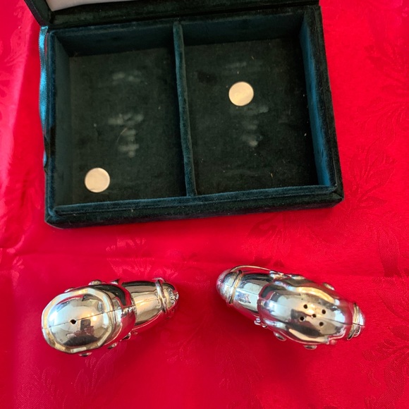 Neiman Marcus Silverplate Salt/Pepper Shakers. EUC - Picture 7 of 8